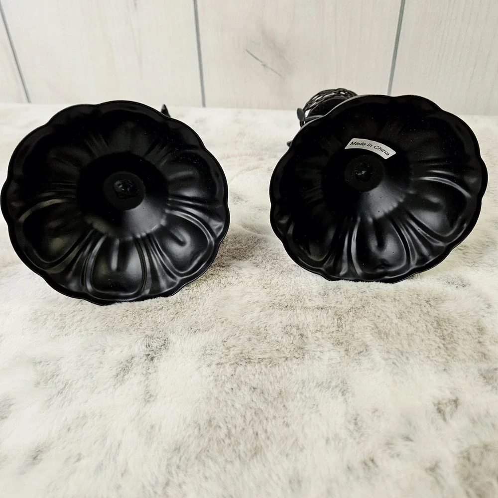 The Unbranded Brand pair bird